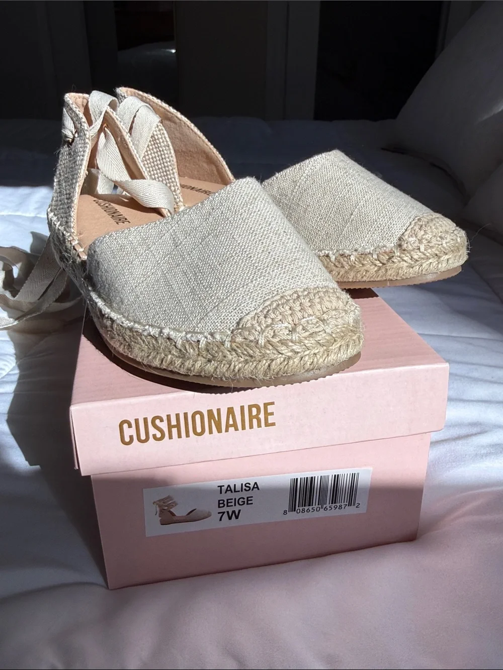 BRAND NEW CUSHIONAIRE Talisa Choclate beige Espadrille Wedge Sandals 7 wide